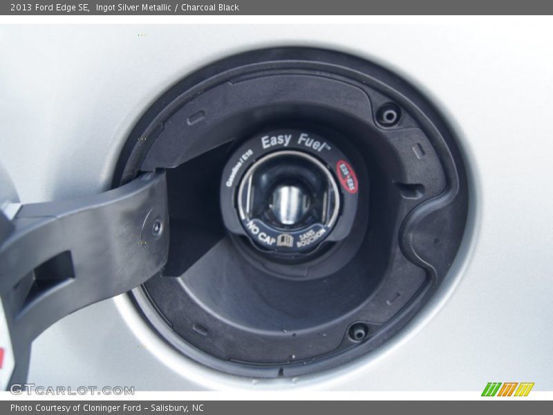 Ingot Silver Metallic / Charcoal Black 2013 Ford Edge SE