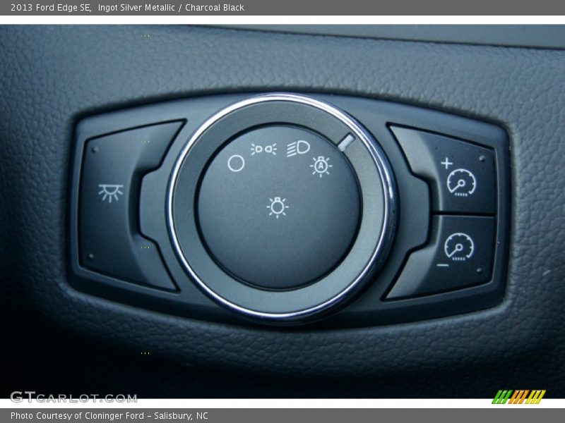 Ingot Silver Metallic / Charcoal Black 2013 Ford Edge SE