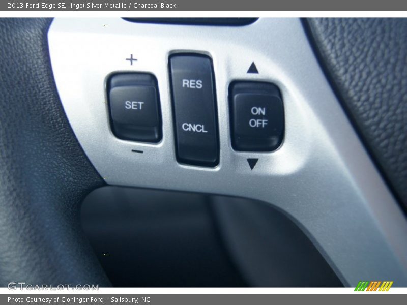 Ingot Silver Metallic / Charcoal Black 2013 Ford Edge SE