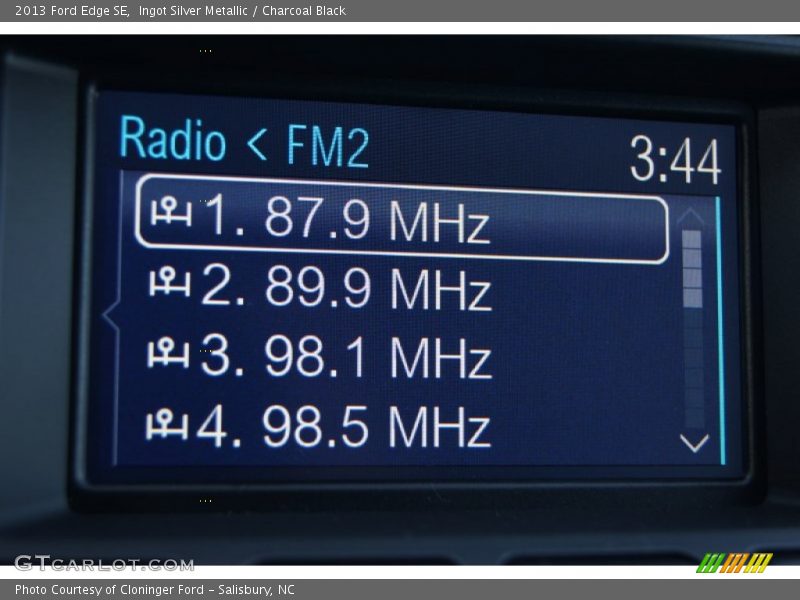 Ingot Silver Metallic / Charcoal Black 2013 Ford Edge SE