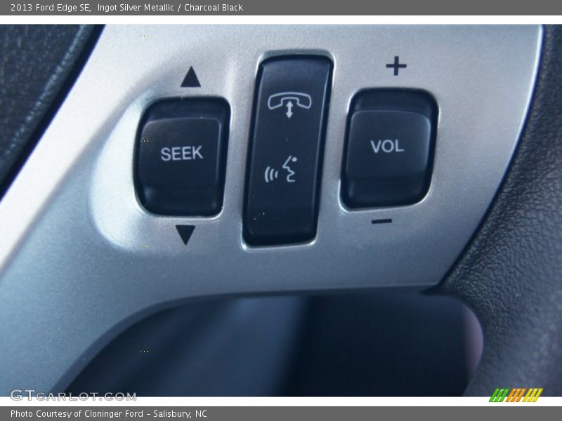 Ingot Silver Metallic / Charcoal Black 2013 Ford Edge SE