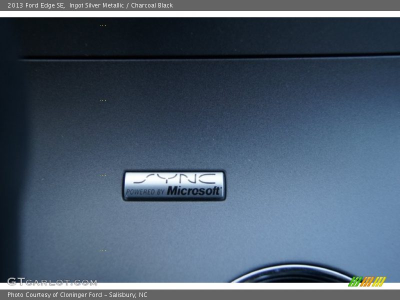 Ingot Silver Metallic / Charcoal Black 2013 Ford Edge SE