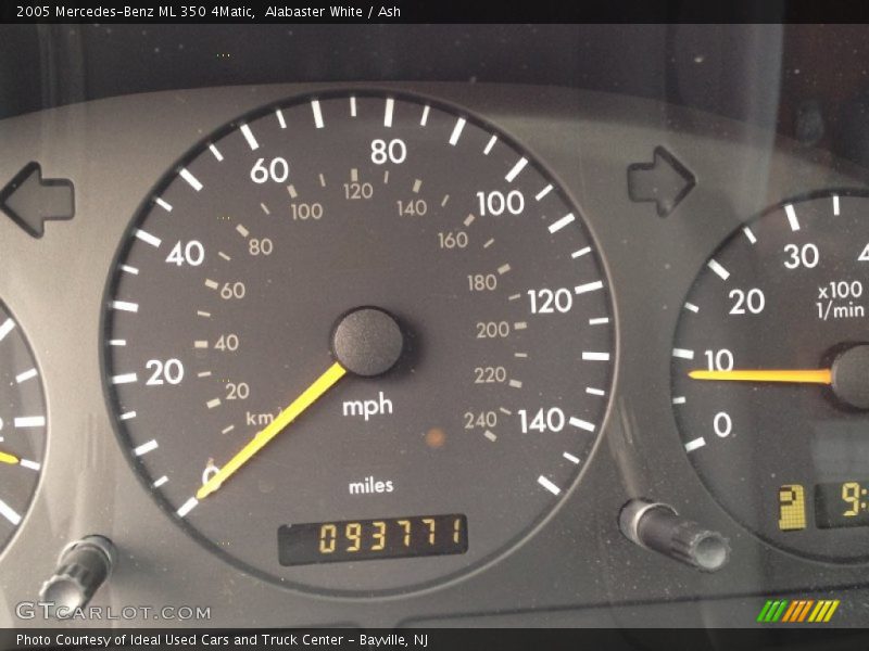 Alabaster White / Ash 2005 Mercedes-Benz ML 350 4Matic