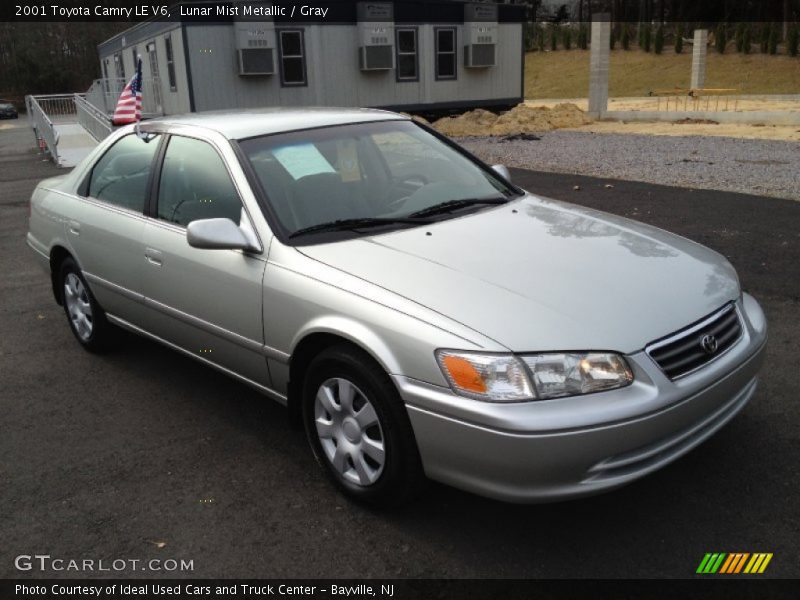 Lunar Mist Metallic / Gray 2001 Toyota Camry LE V6