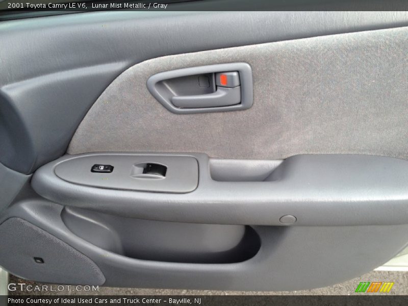 Lunar Mist Metallic / Gray 2001 Toyota Camry LE V6