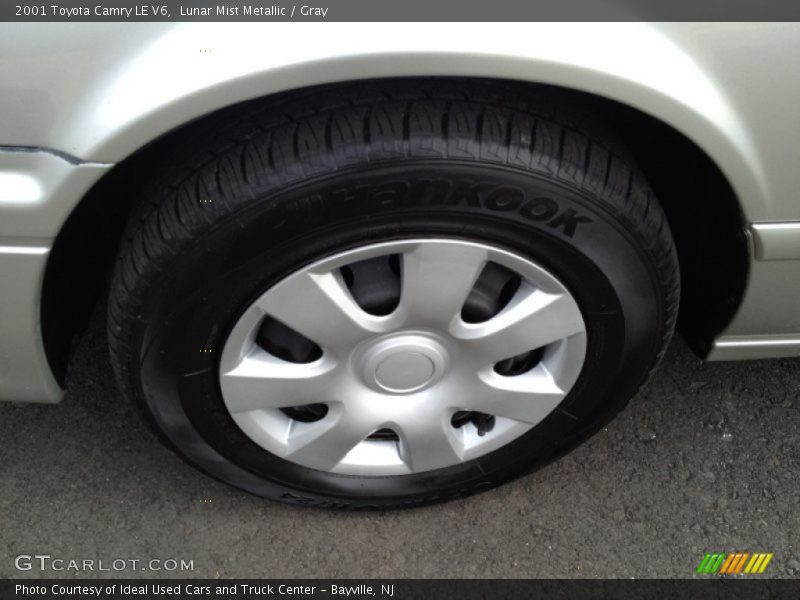 Lunar Mist Metallic / Gray 2001 Toyota Camry LE V6
