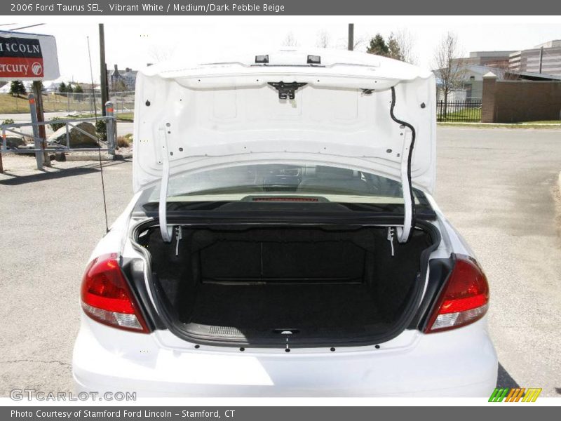 Vibrant White / Medium/Dark Pebble Beige 2006 Ford Taurus SEL