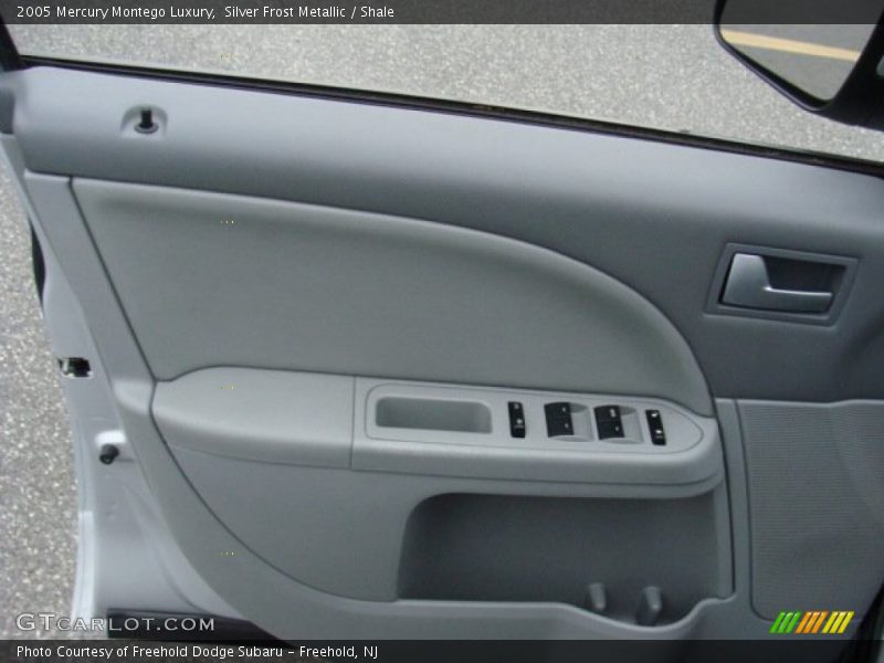 Silver Frost Metallic / Shale 2005 Mercury Montego Luxury