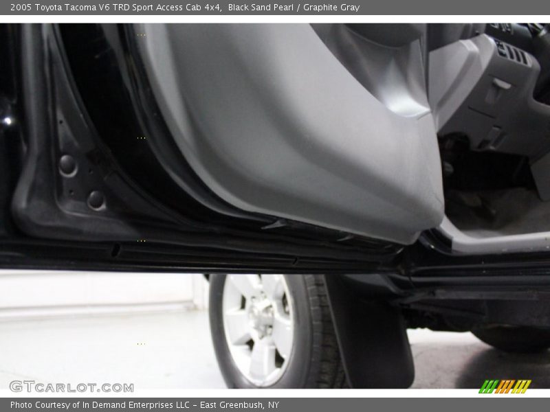 Black Sand Pearl / Graphite Gray 2005 Toyota Tacoma V6 TRD Sport Access Cab 4x4