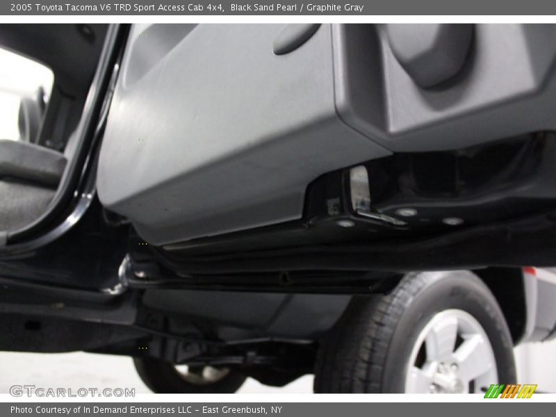Black Sand Pearl / Graphite Gray 2005 Toyota Tacoma V6 TRD Sport Access Cab 4x4
