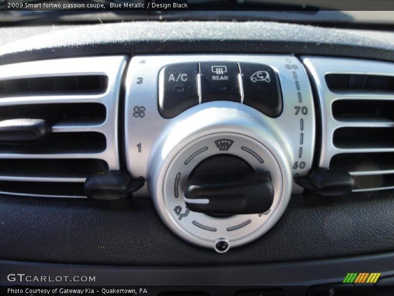 Blue Metallic / Design Black 2009 Smart fortwo passion coupe