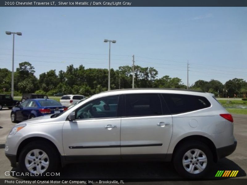 Silver Ice Metallic / Dark Gray/Light Gray 2010 Chevrolet Traverse LT