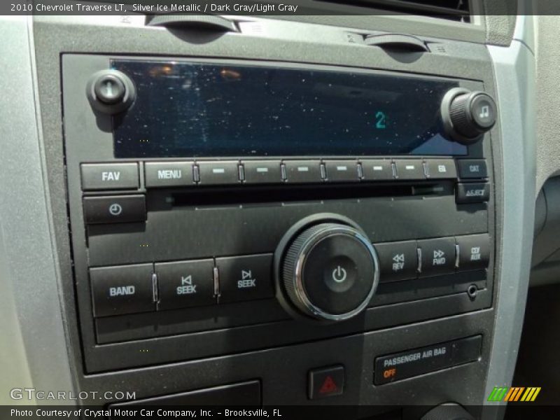 Silver Ice Metallic / Dark Gray/Light Gray 2010 Chevrolet Traverse LT