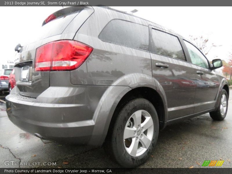 Storm Gray Pearl / Black 2013 Dodge Journey SE