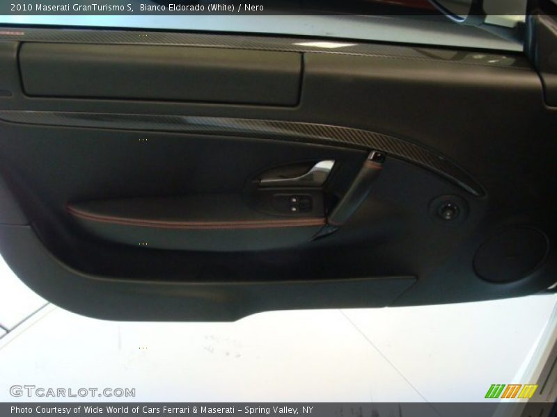 Bianco Eldorado (White) / Nero 2010 Maserati GranTurismo S