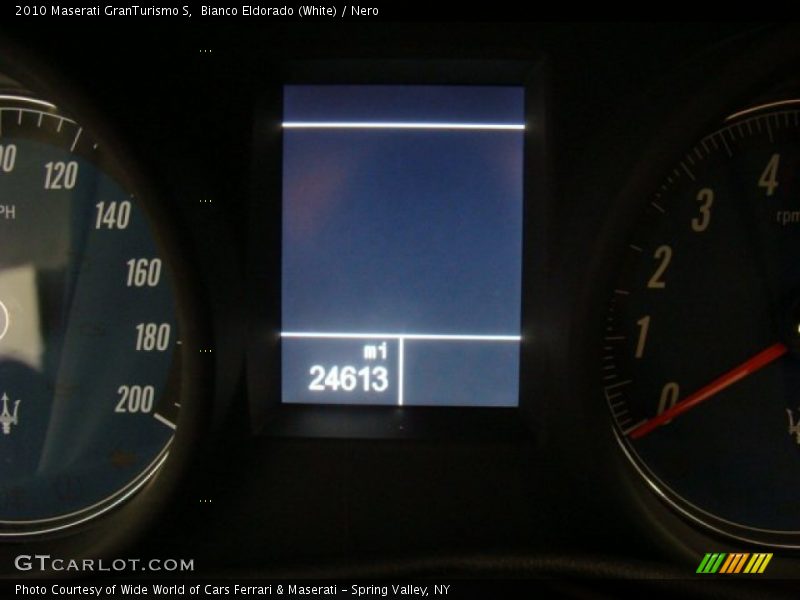 Bianco Eldorado (White) / Nero 2010 Maserati GranTurismo S