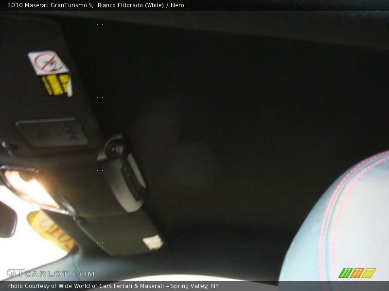 Bianco Eldorado (White) / Nero 2010 Maserati GranTurismo S