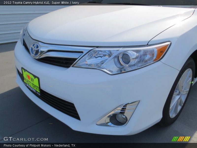 Super White / Ivory 2012 Toyota Camry Hybrid XLE