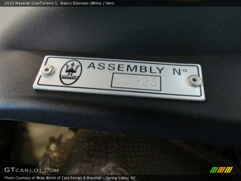 Bianco Eldorado (White) / Nero 2010 Maserati GranTurismo S