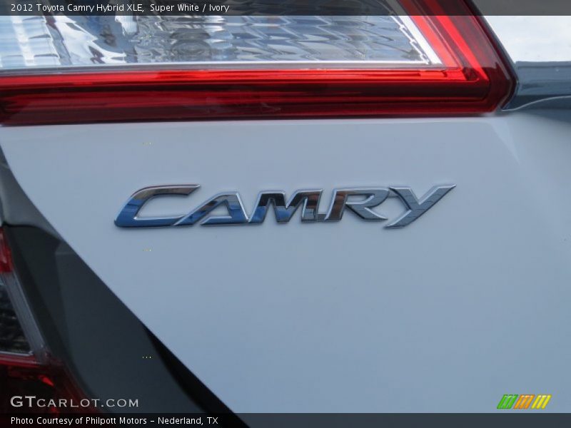 Super White / Ivory 2012 Toyota Camry Hybrid XLE