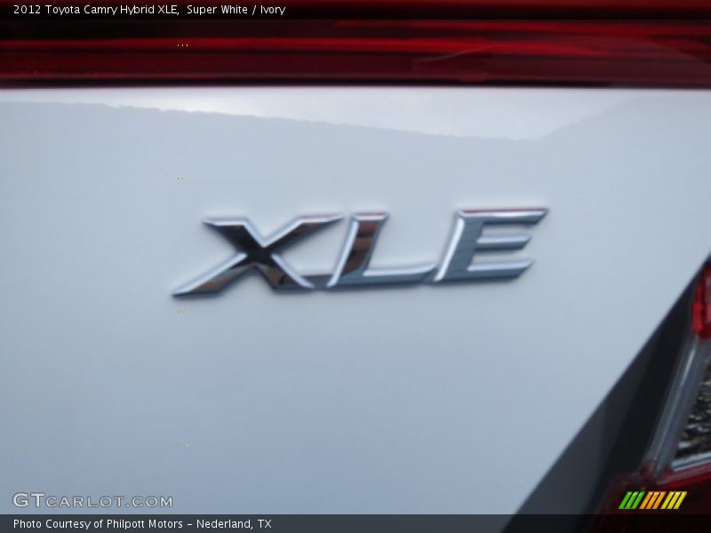 Super White / Ivory 2012 Toyota Camry Hybrid XLE