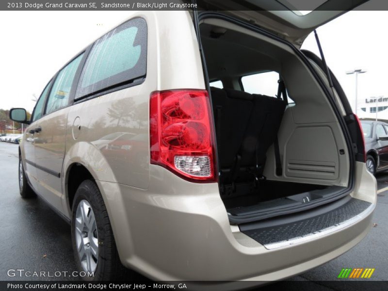 Sandstone / Black/Light Graystone 2013 Dodge Grand Caravan SE