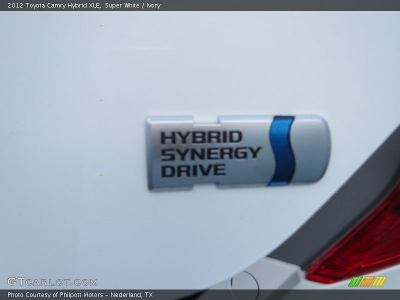 Super White / Ivory 2012 Toyota Camry Hybrid XLE