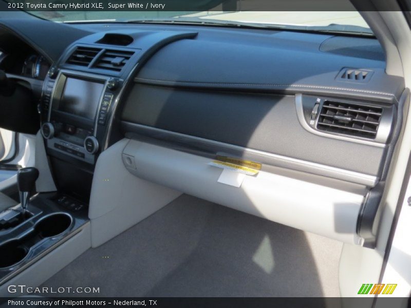 Super White / Ivory 2012 Toyota Camry Hybrid XLE