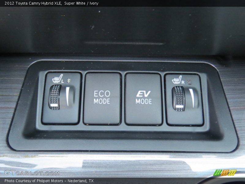 Super White / Ivory 2012 Toyota Camry Hybrid XLE