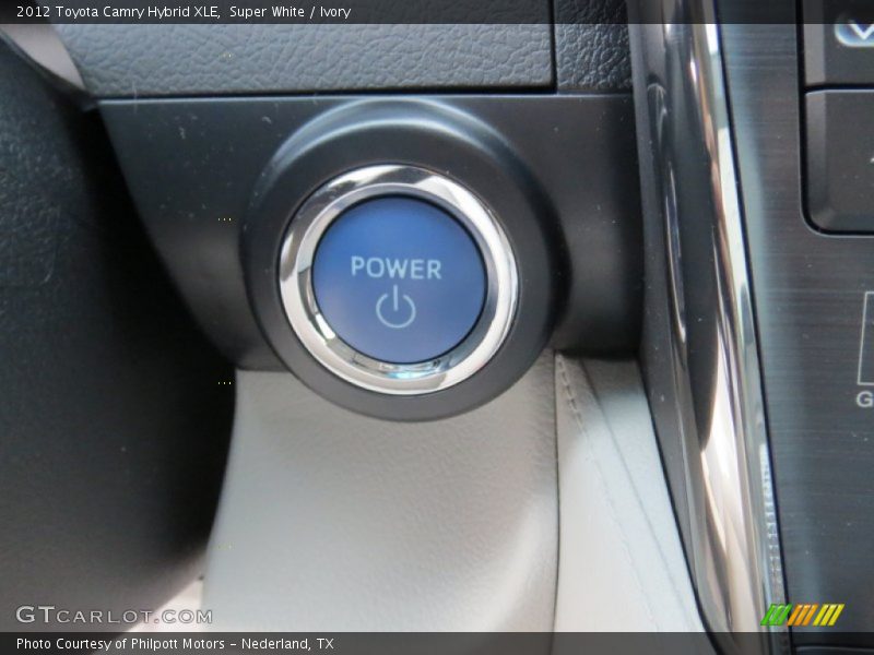 Super White / Ivory 2012 Toyota Camry Hybrid XLE