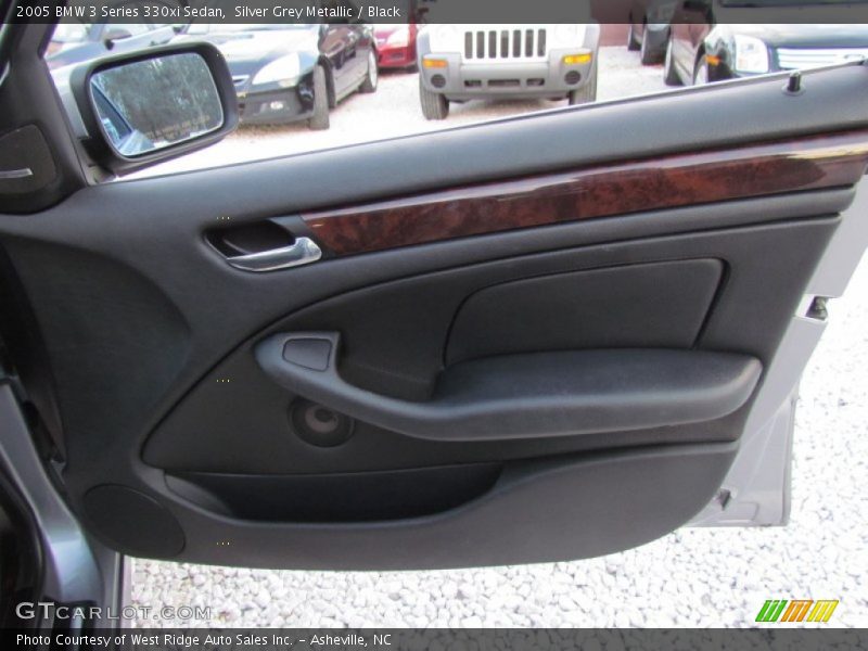 Door Panel of 2005 3 Series 330xi Sedan