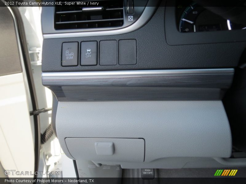 Super White / Ivory 2012 Toyota Camry Hybrid XLE