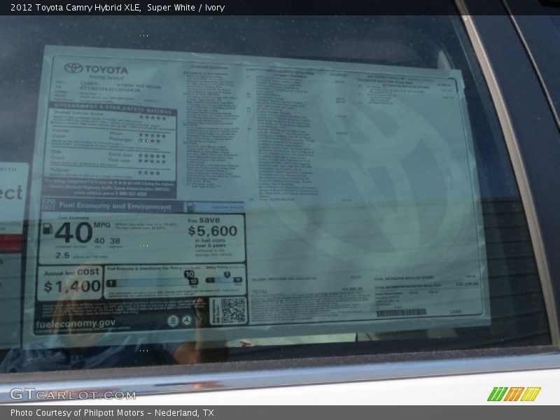 Super White / Ivory 2012 Toyota Camry Hybrid XLE