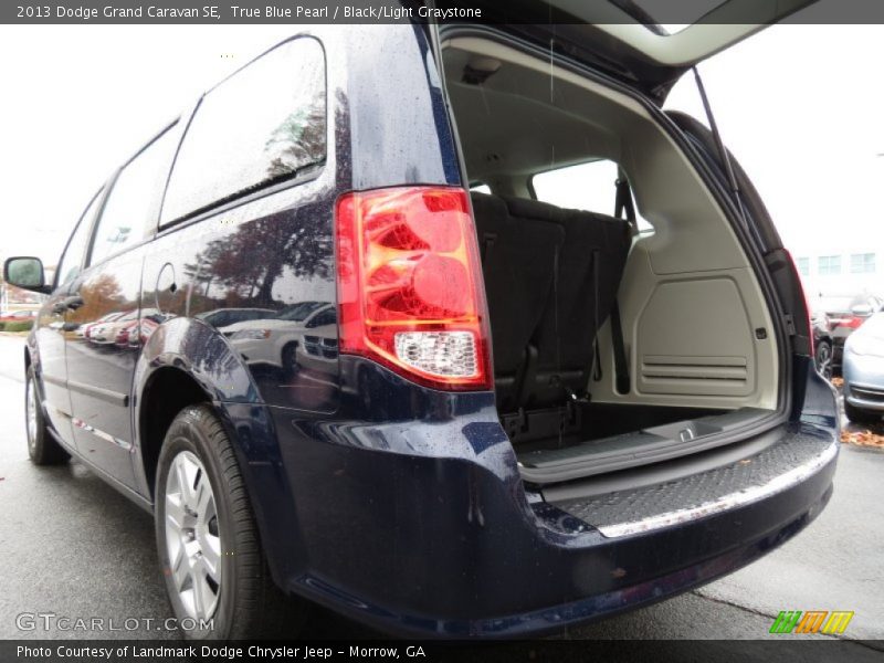 True Blue Pearl / Black/Light Graystone 2013 Dodge Grand Caravan SE