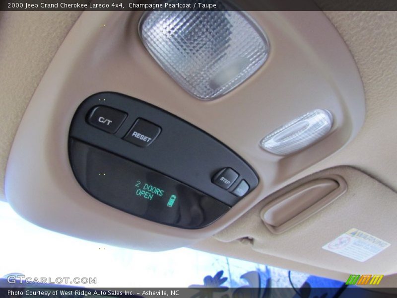 Champagne Pearlcoat / Taupe 2000 Jeep Grand Cherokee Laredo 4x4