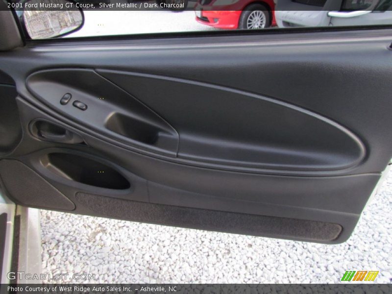 Silver Metallic / Dark Charcoal 2001 Ford Mustang GT Coupe