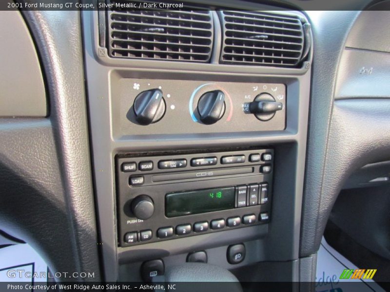 Silver Metallic / Dark Charcoal 2001 Ford Mustang GT Coupe