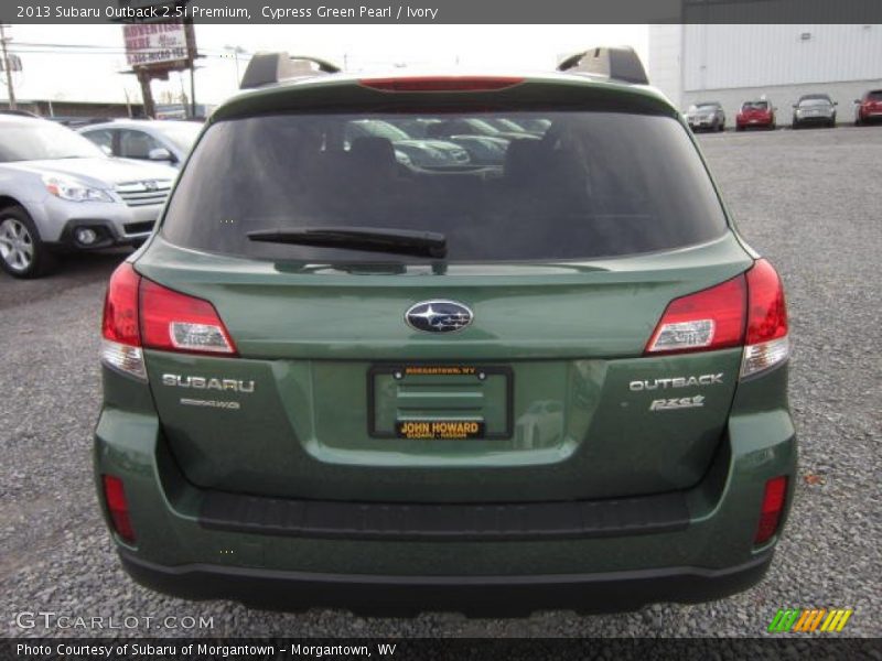 Cypress Green Pearl / Ivory 2013 Subaru Outback 2.5i Premium