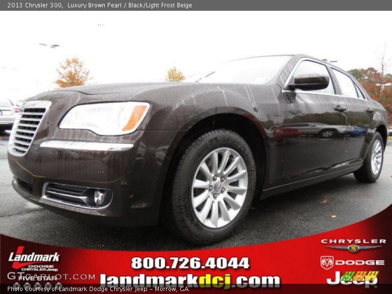 Luxury Brown Pearl / Black/Light Frost Beige 2013 Chrysler 300