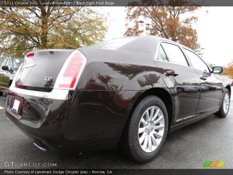 Luxury Brown Pearl / Black/Light Frost Beige 2013 Chrysler 300