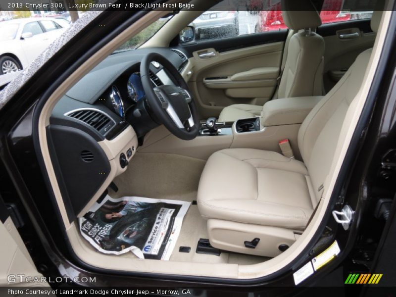 Luxury Brown Pearl / Black/Light Frost Beige 2013 Chrysler 300