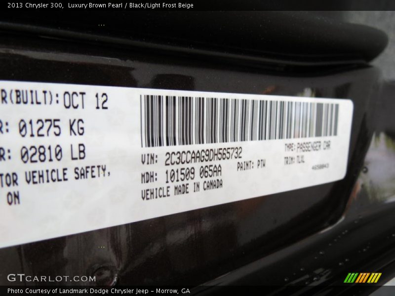 Luxury Brown Pearl / Black/Light Frost Beige 2013 Chrysler 300