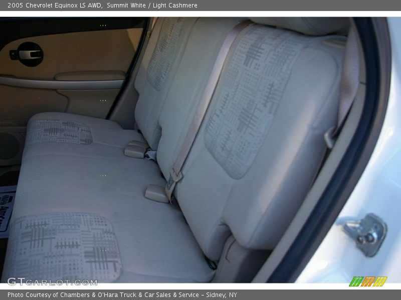 Summit White / Light Cashmere 2005 Chevrolet Equinox LS AWD
