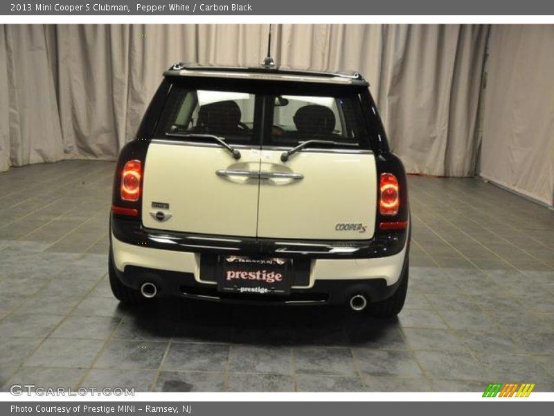 Pepper White / Carbon Black 2013 Mini Cooper S Clubman