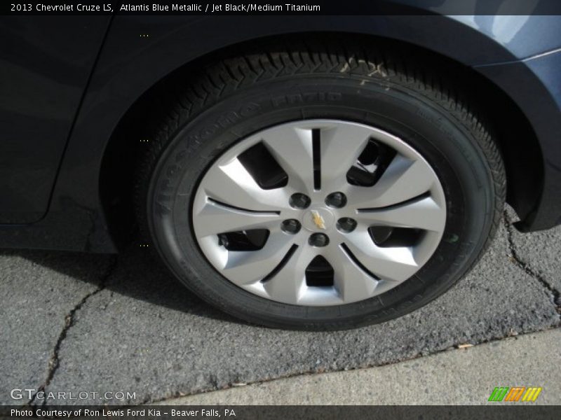 Atlantis Blue Metallic / Jet Black/Medium Titanium 2013 Chevrolet Cruze LS