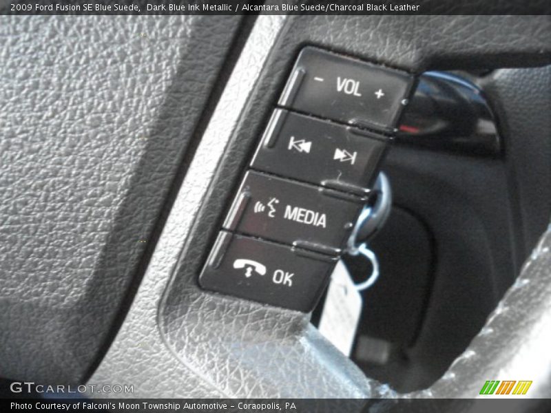 Controls of 2009 Fusion SE Blue Suede