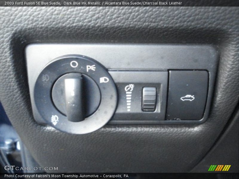 Controls of 2009 Fusion SE Blue Suede