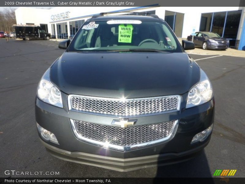 Cyber Gray Metallic / Dark Gray/Light Gray 2009 Chevrolet Traverse LS