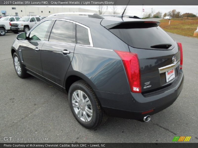 Gray Flannel Metallic / Light Titanium/Ebony 2013 Cadillac SRX Luxury FWD