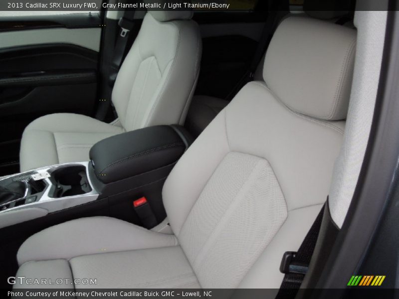 Gray Flannel Metallic / Light Titanium/Ebony 2013 Cadillac SRX Luxury FWD